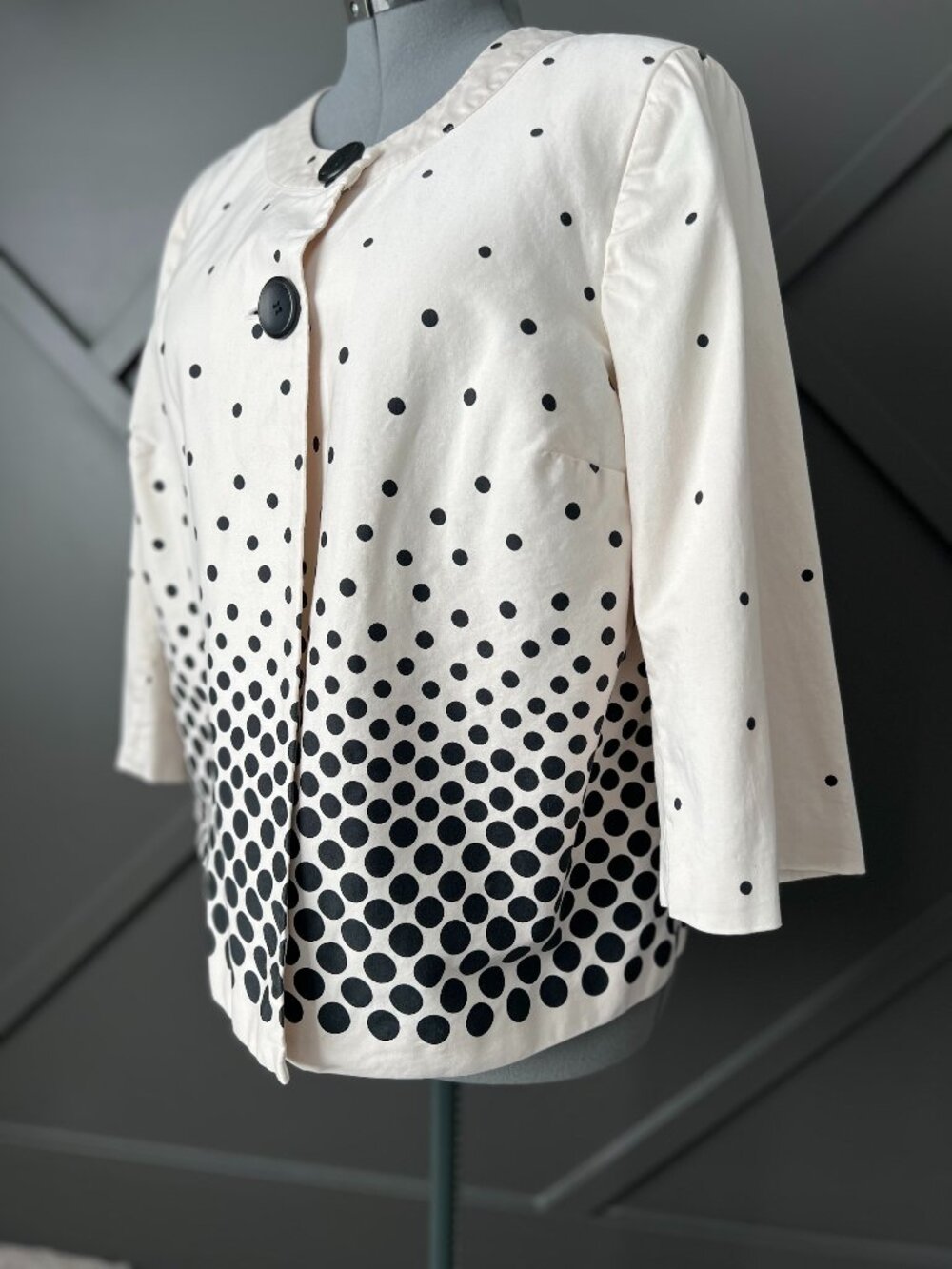 Women's two-button cape jacket in black and white polka dots